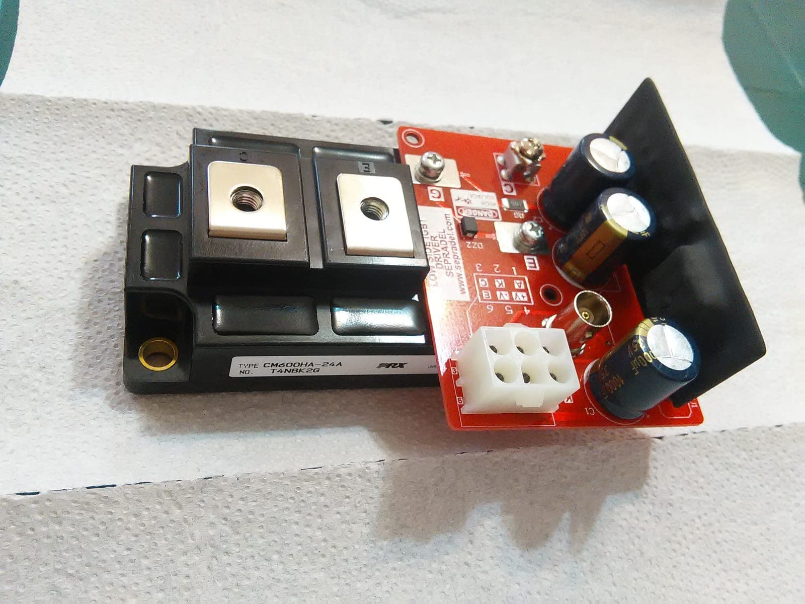 Driver de IGBT montado sobre el módulo de potencia
