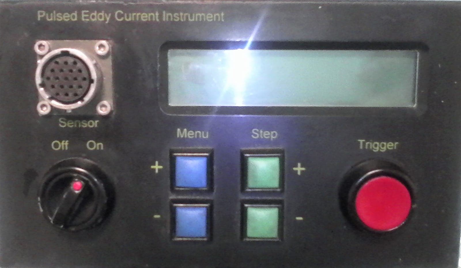Panel del instrumento de corrientes de Eddy pulsadas