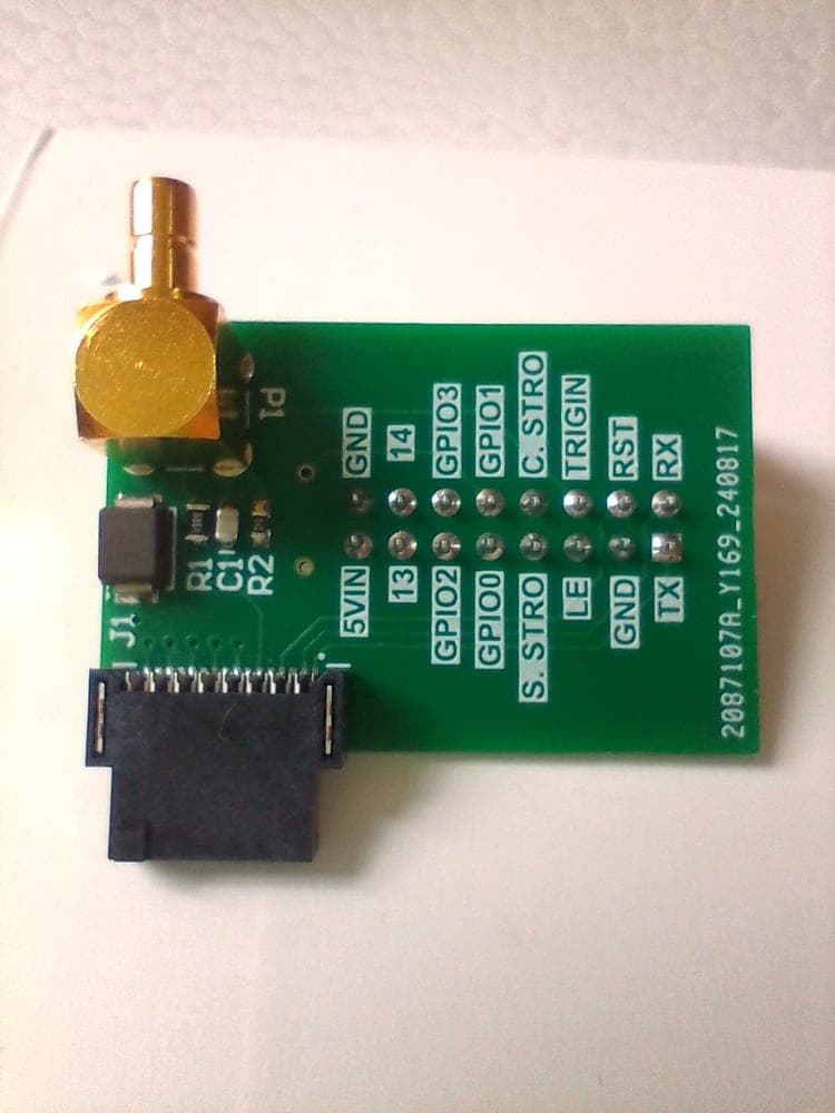 Señales del espectrómetro rotuladas junto a cada pin